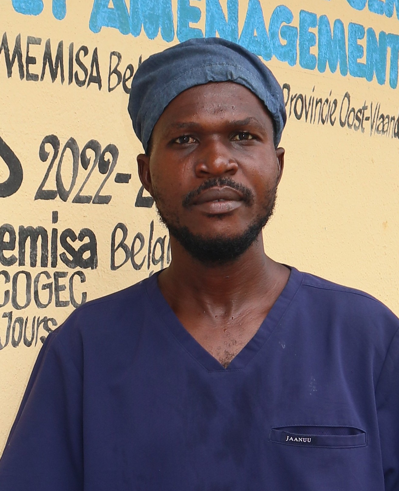 Le Dr Biti, médecin-chef du staff et responsable du bloc opératoire, souligne l’importance de cet appui 